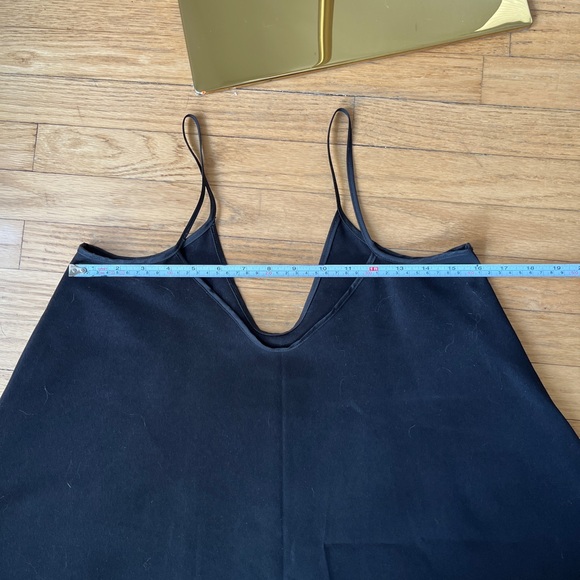 Silky black jumpsuit - Picture 9 of 10